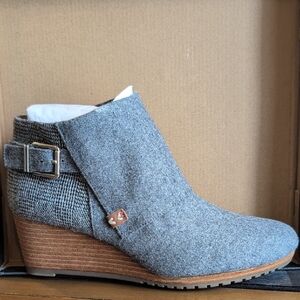 Dr. Scholl's Create Mid Grey Wedge Booties